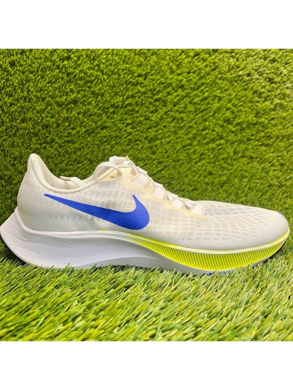 Nike Air Zoom Pegasus 37 Mens Size 8 White Blue Athletic Running Shoes Sneakers